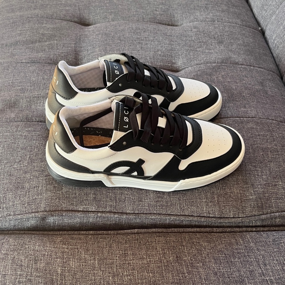 New without box LOCI "Atom" Black and White Sneakers Size 37/6.5 - Picture 2 of 6